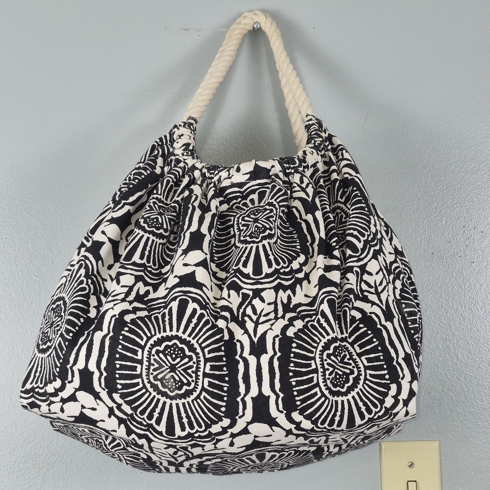 ECHO Rope Handle Tote – Black & White Batik Print – Large Beach Bag – Lined